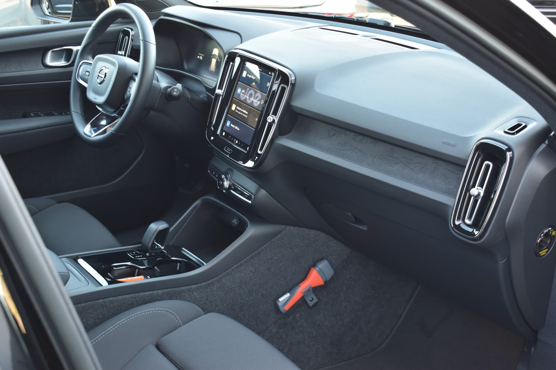 Volvo XC40 Recharge Core 70 kWh thumbnail 18