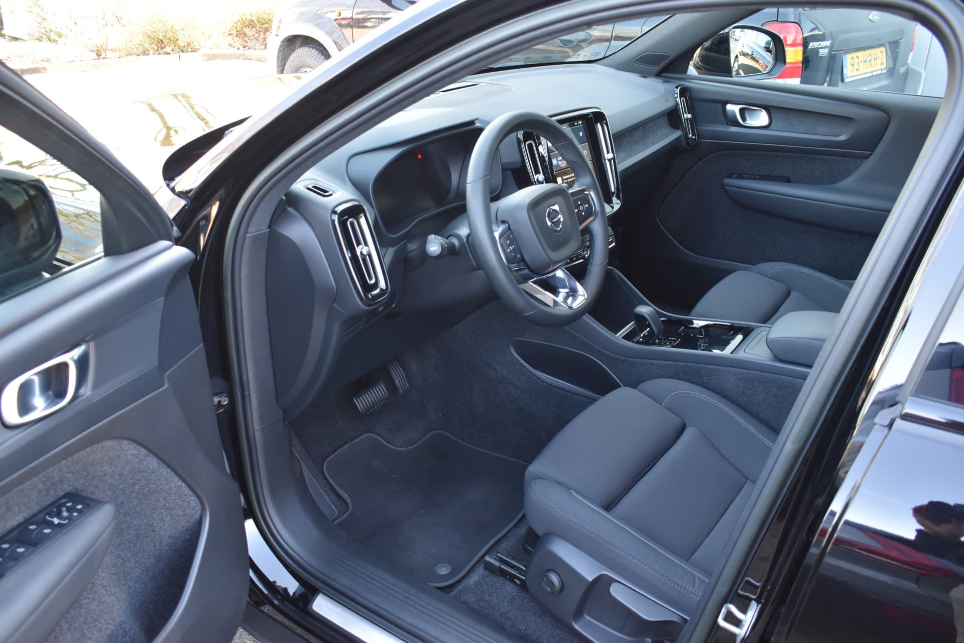 Volvo XC40 Recharge Core 70 kWh thumbnail 22