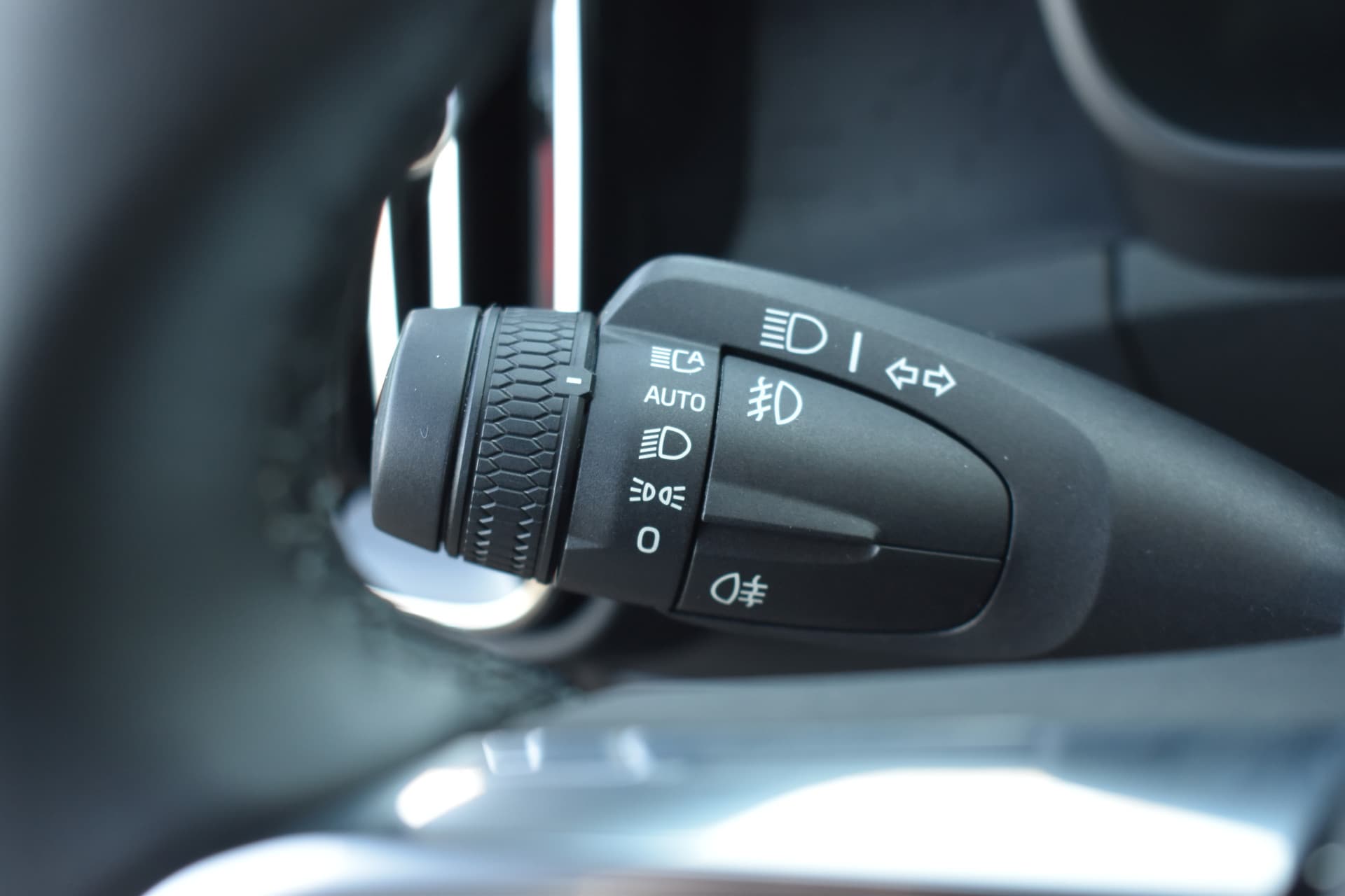 Volvo XC40 Recharge Core 70 kWh thumbnail 28