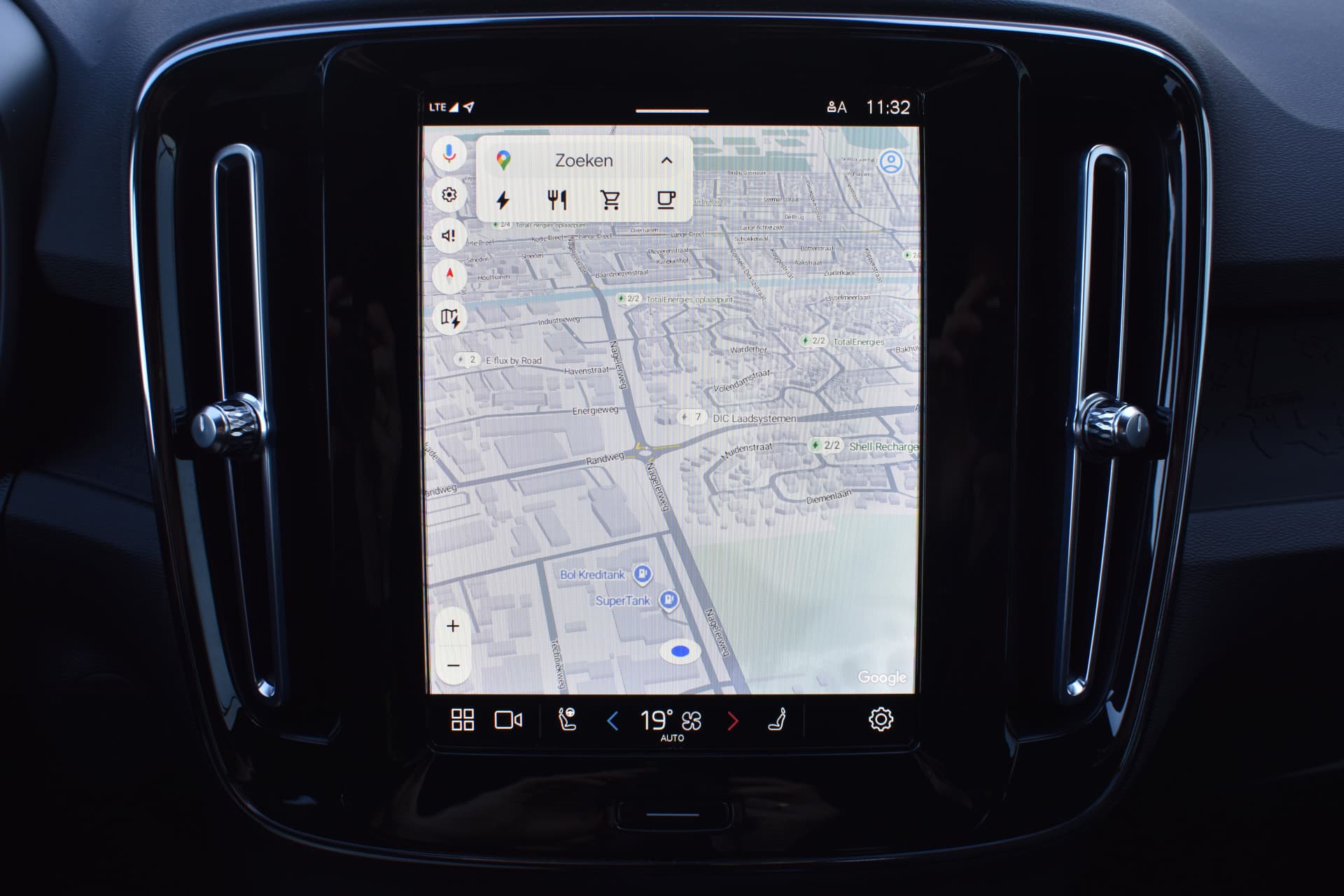 Volvo XC40 Recharge Core 70 kWh thumbnail 33