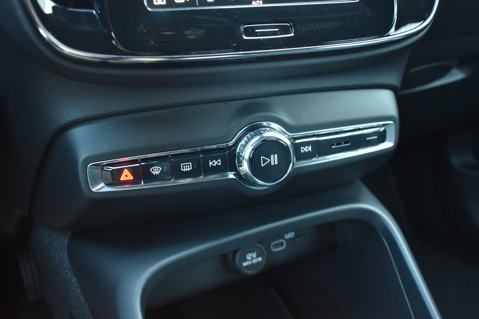 Volvo XC40 Recharge Core 70 kWh thumbnail 37