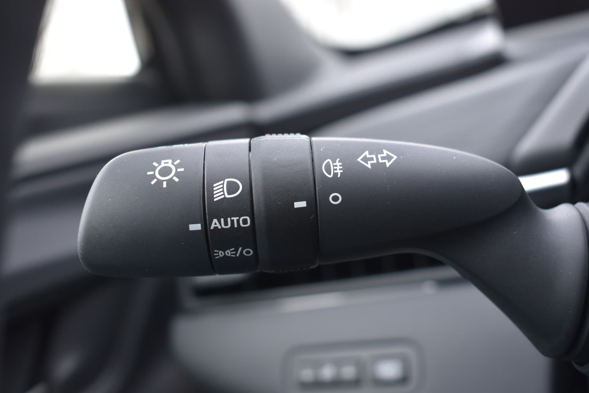 Toyota Onbekend C-HR+ First Edition 77 kWh Automaat 225pk thumbnail 9