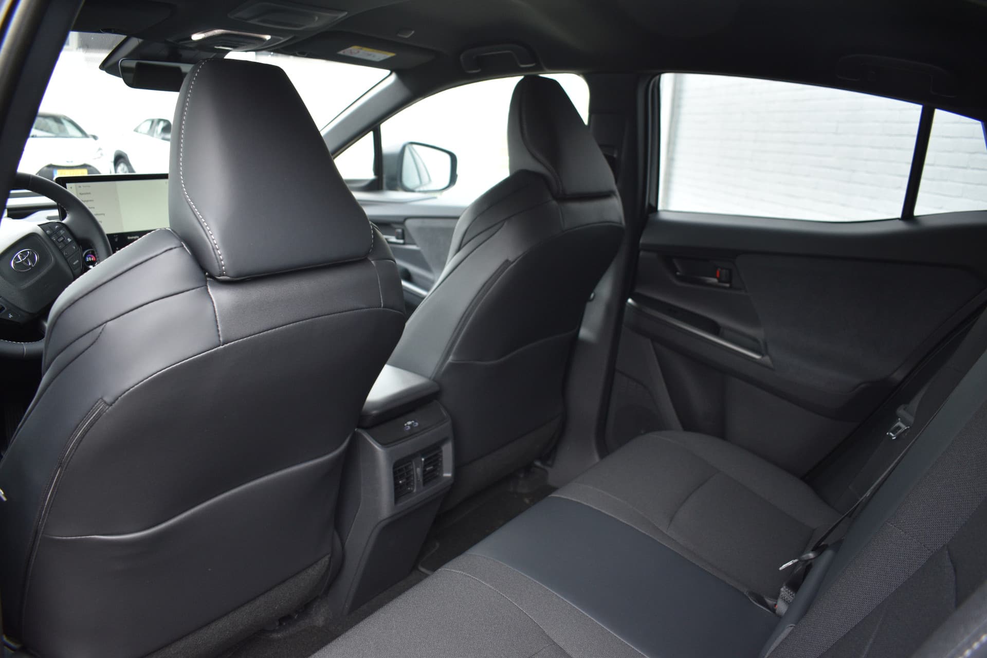 Toyota Onbekend C-HR+ First Edition 77 kWh Automaat 225pk thumbnail 15