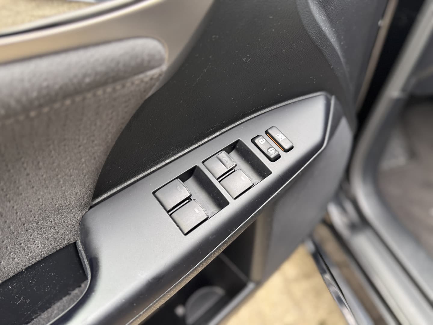 Lexus CT 200h Business Launch Edition thumbnail 6