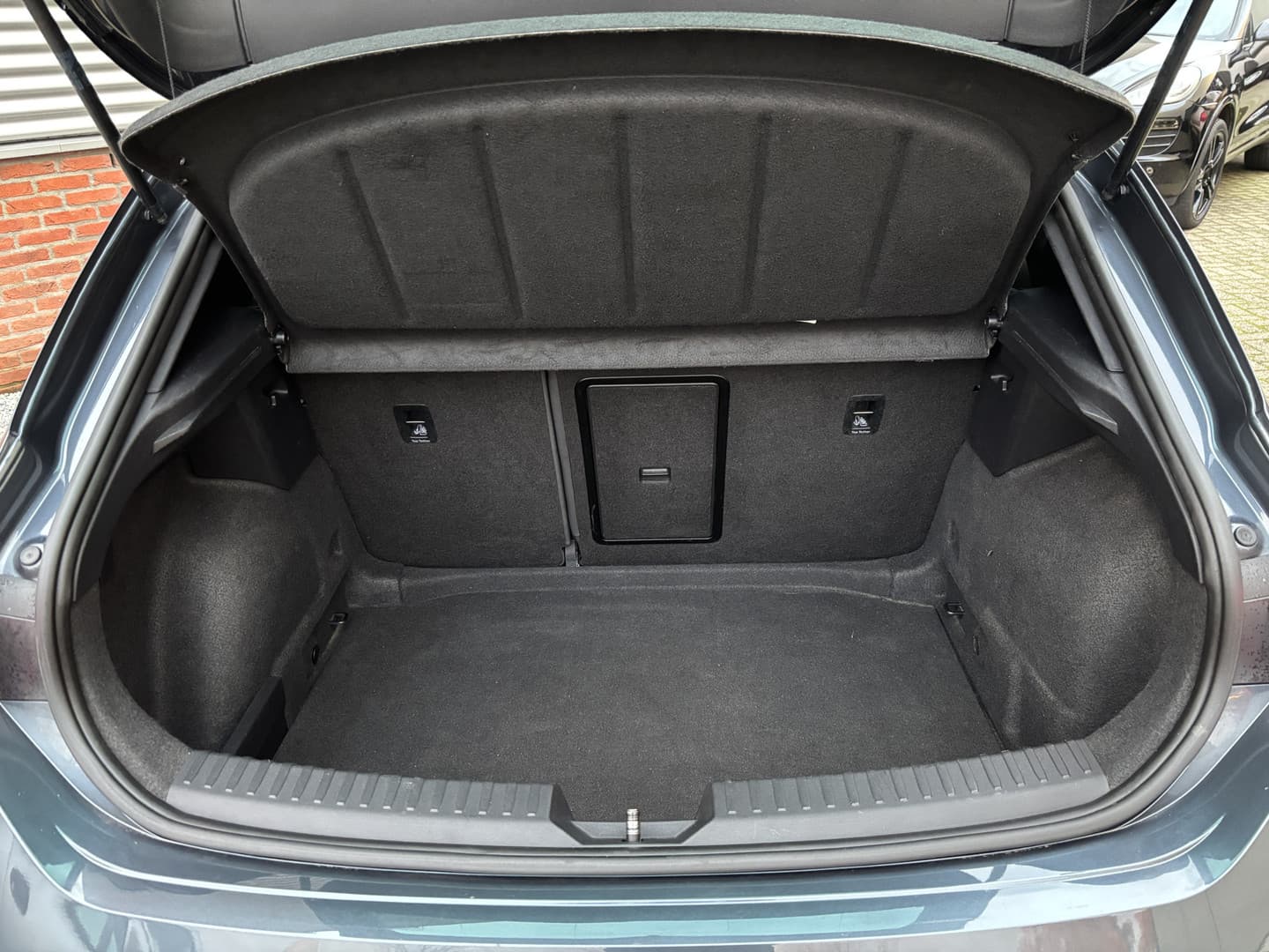 SEAT Leon 1.0 TSI FR Launch Edition thumbnail 22