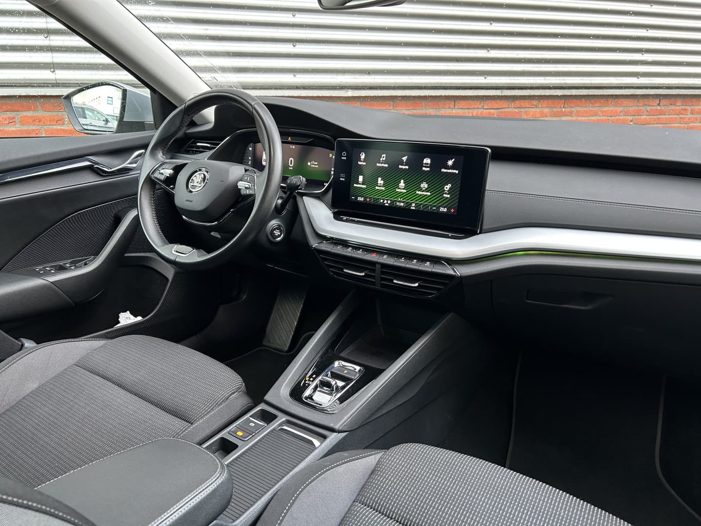 ŠKODA Octavia 1.0 e-TSI Business Edition thumbnail 4