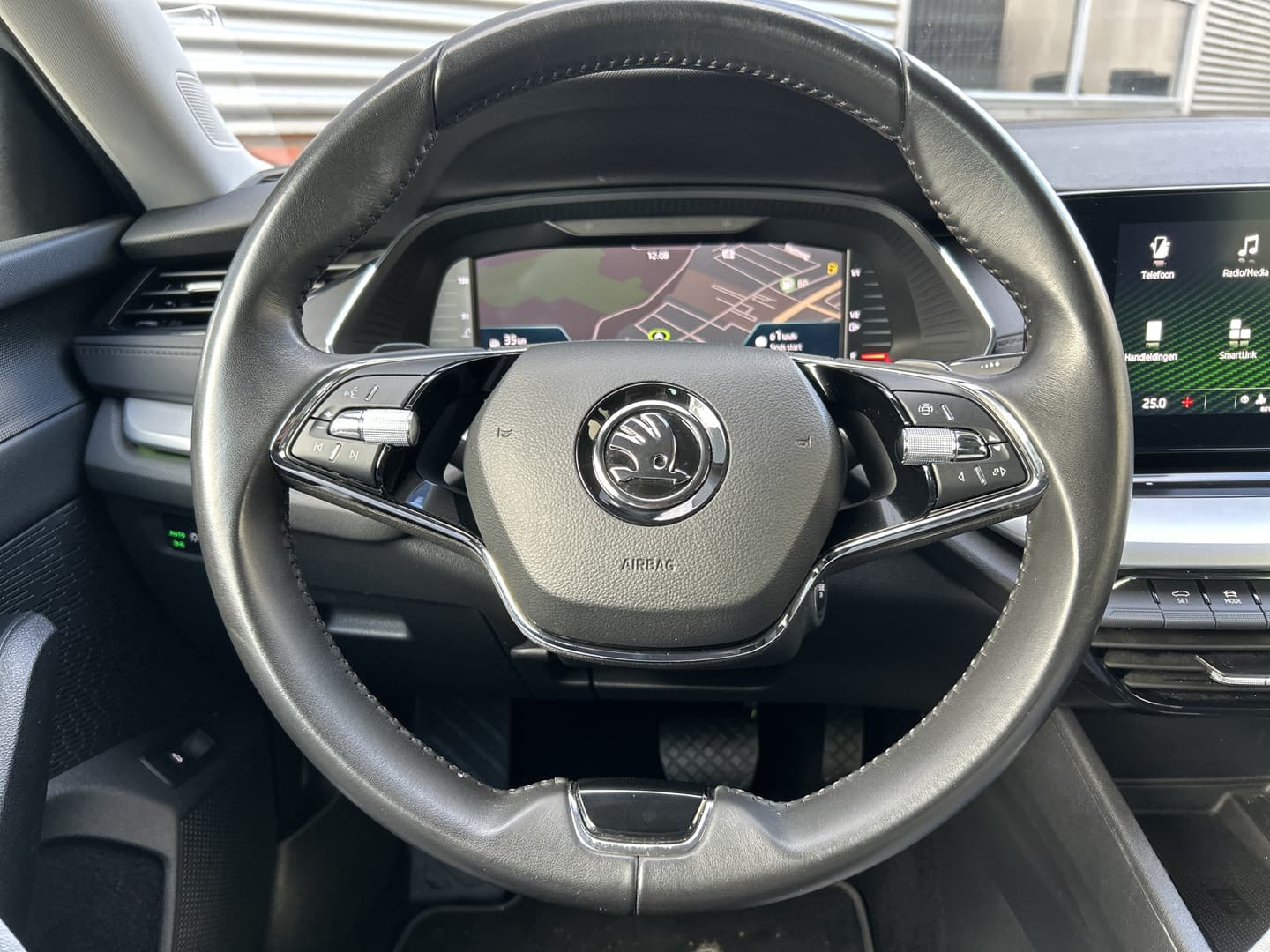 ŠKODA Octavia 1.0 e-TSI Business Edition thumbnail 9