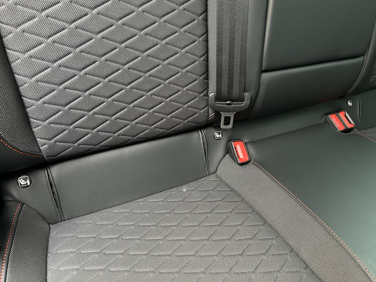 SEAT Leon 1.5 eTSI FR Launch Edition thumbnail 11