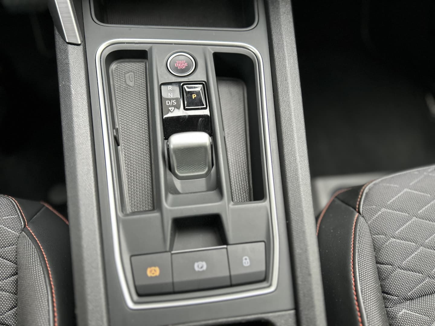 SEAT Leon 1.5 eTSI FR Launch Edition thumbnail 20