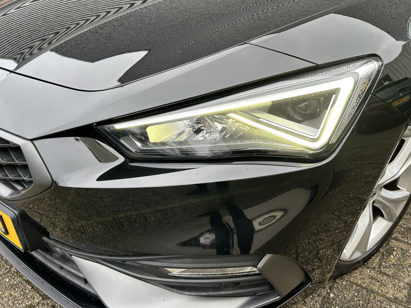 SEAT Leon 1.5 eTSI FR Launch Edition thumbnail 22