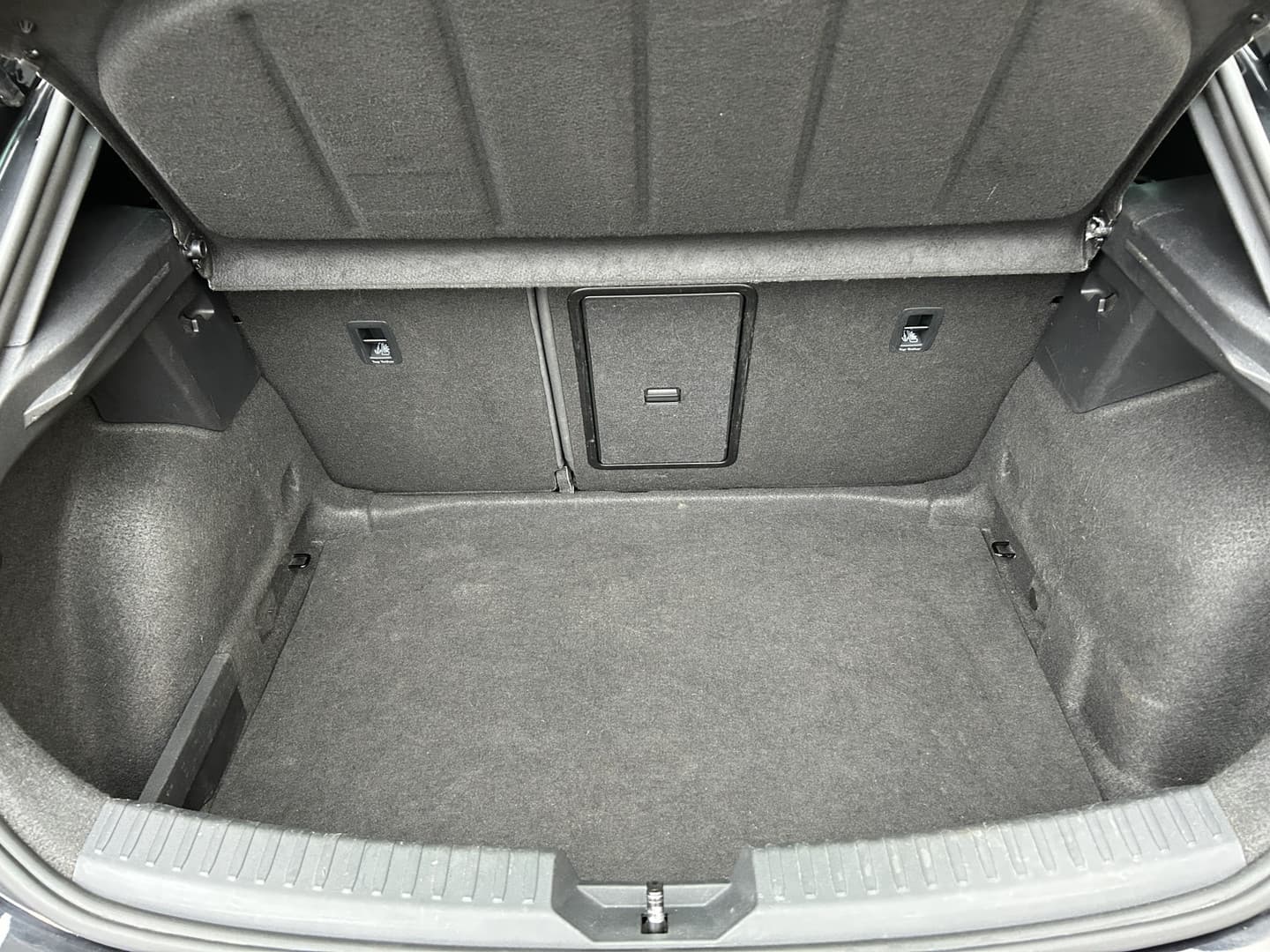 SEAT Leon 1.5 eTSI FR Launch Edition thumbnail 25