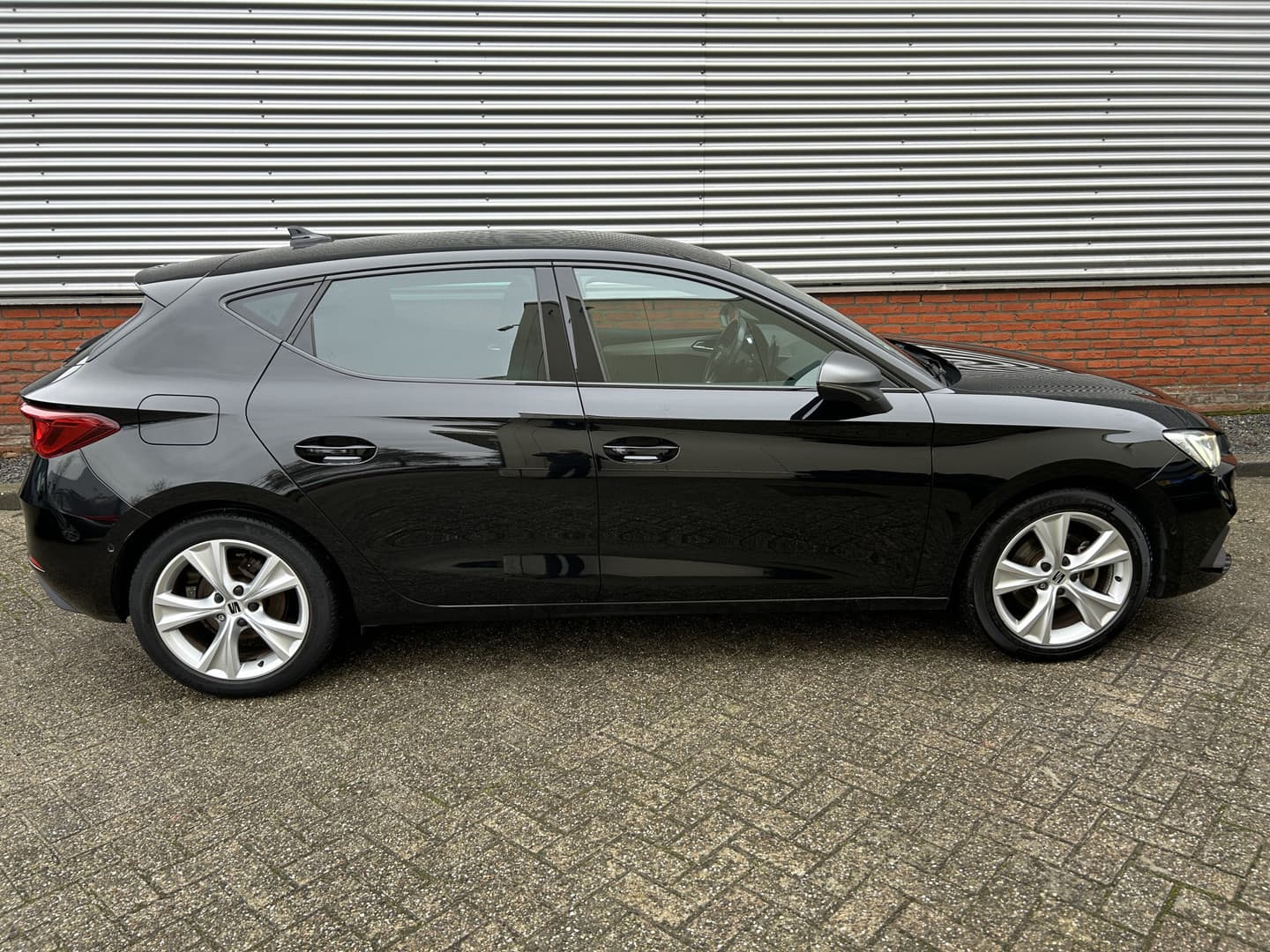 SEAT Leon 1.5 eTSI FR Launch Edition thumbnail 26