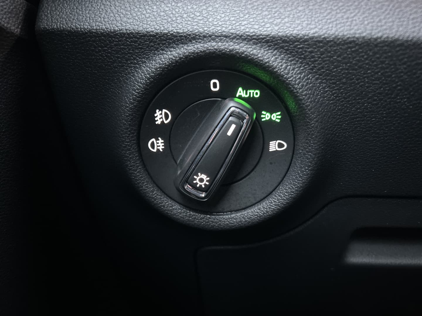 ŠKODA Kamiq 1.5 TSI ACT Business Edition thumbnail 16