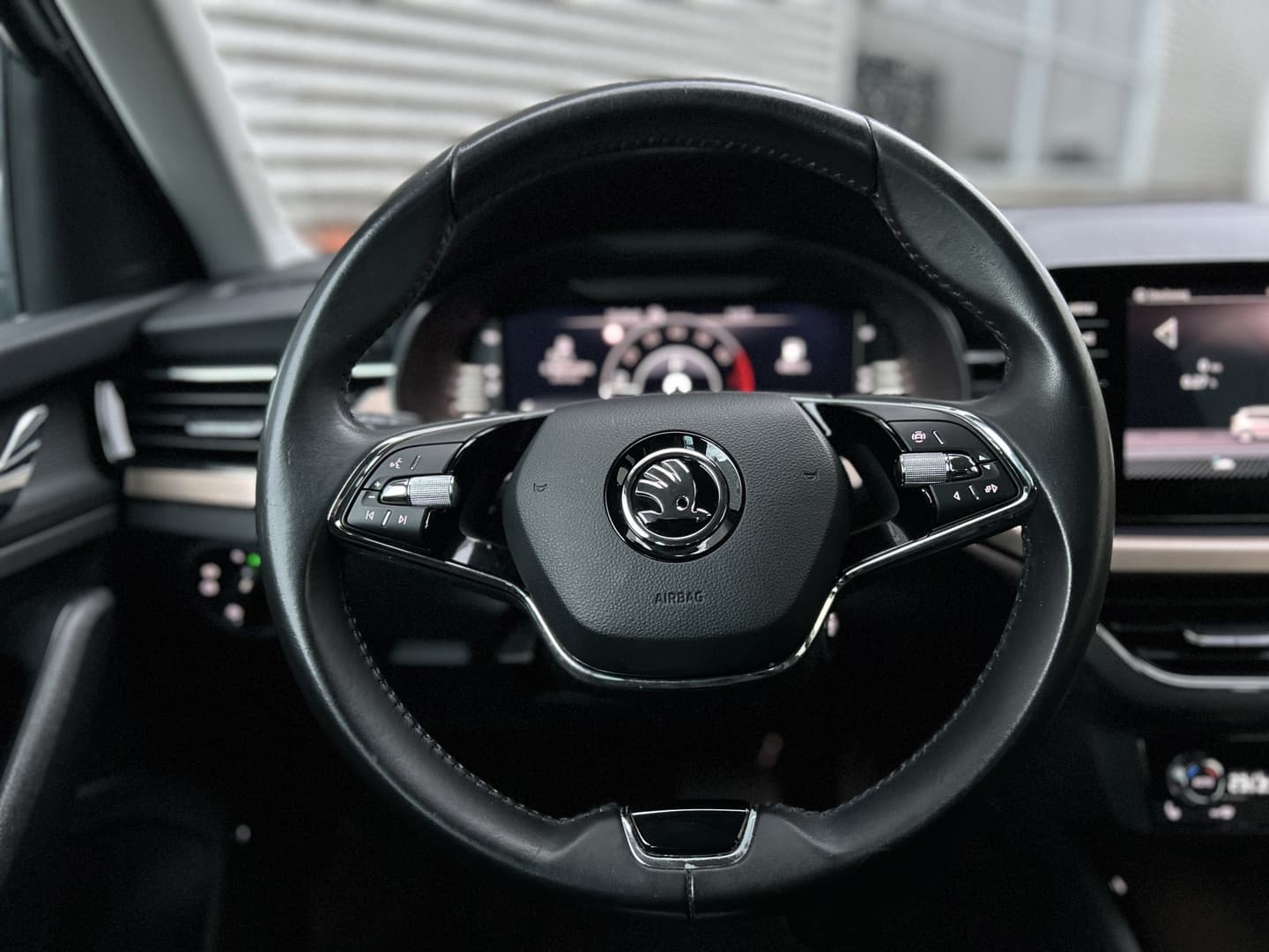 ŠKODA Kamiq 1.5 TSI ACT Business Edition thumbnail 7