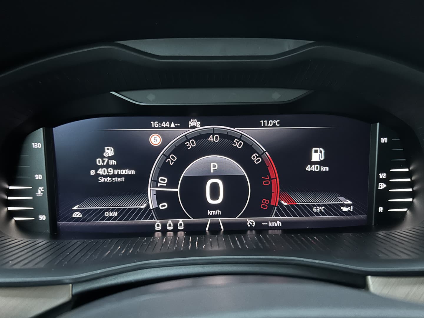 ŠKODA Kamiq 1.5 TSI ACT Business Edition thumbnail 9