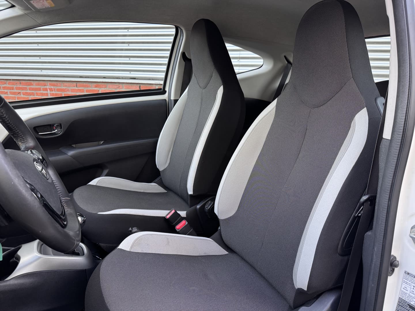 Toyota Aygo 1.0 VVT-i x-play thumbnail 4