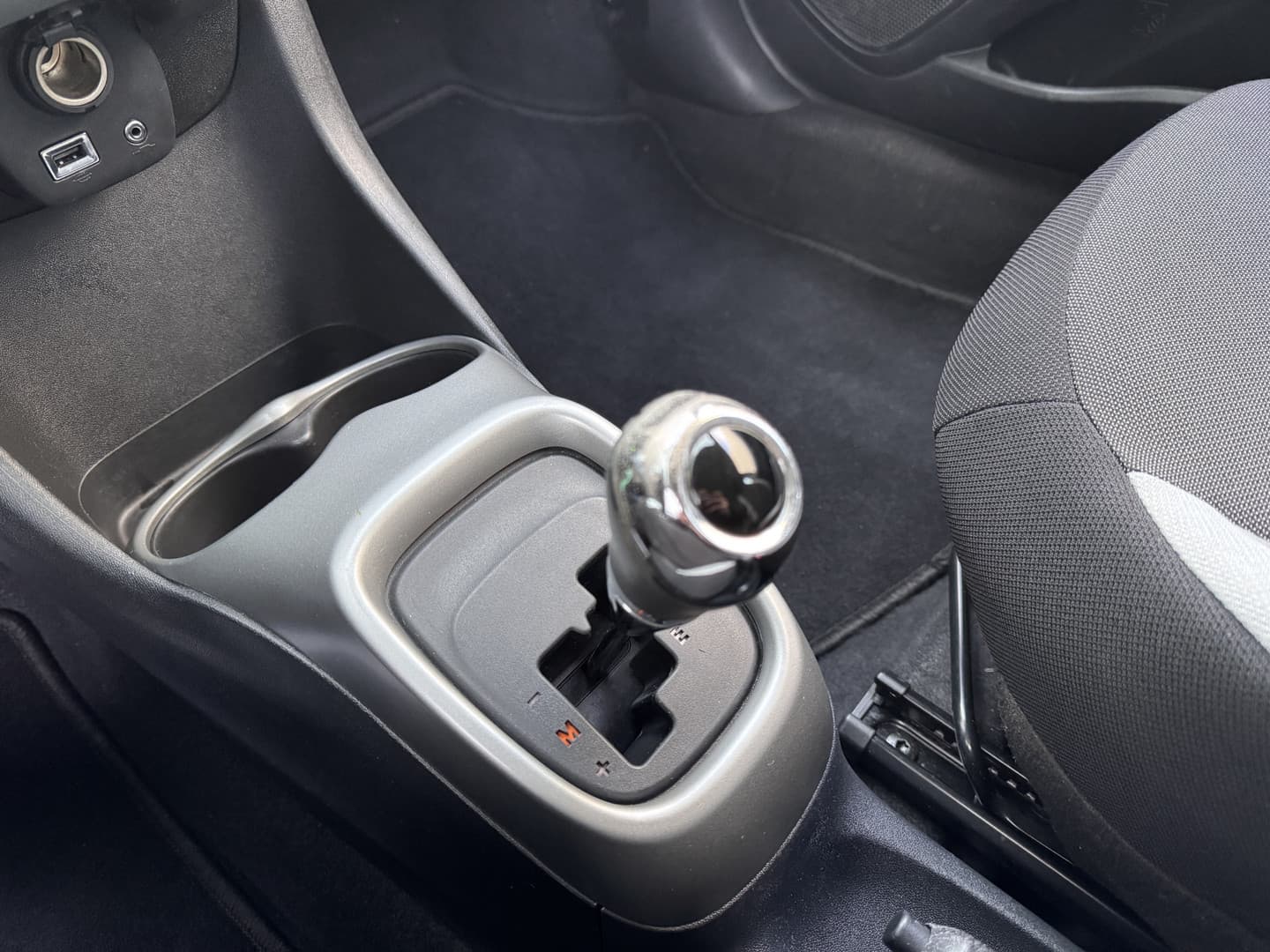 Toyota Aygo 1.0 VVT-i x-play thumbnail 8