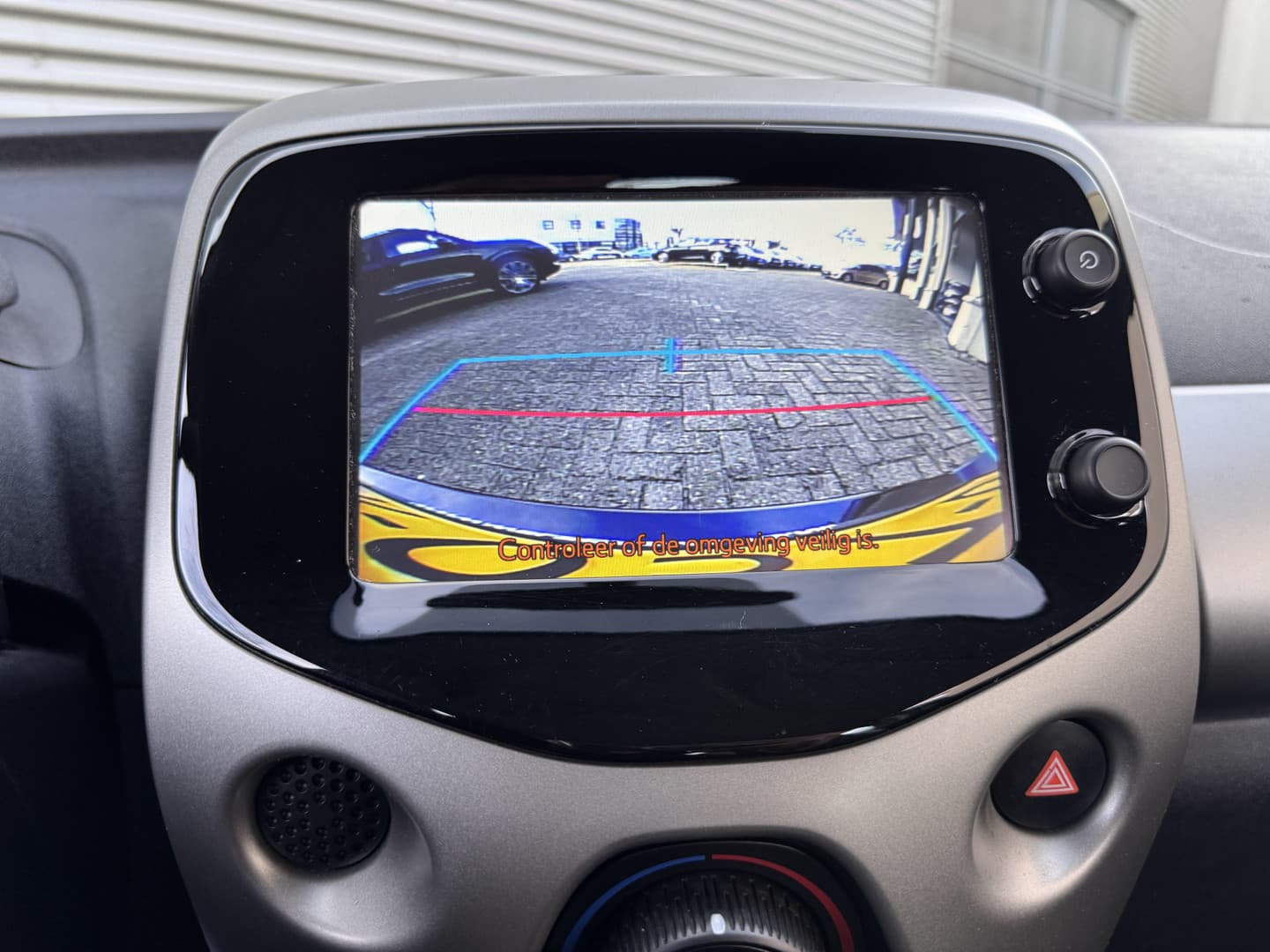 Toyota Aygo 1.0 VVT-i x-play thumbnail 9