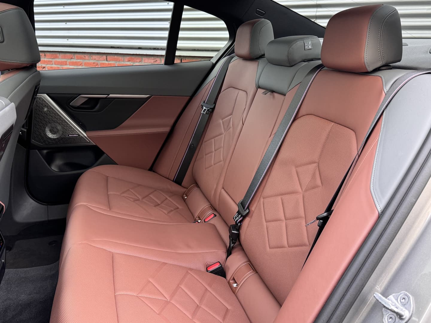 BMW 5 Serie 550e xDrive thumbnail 5