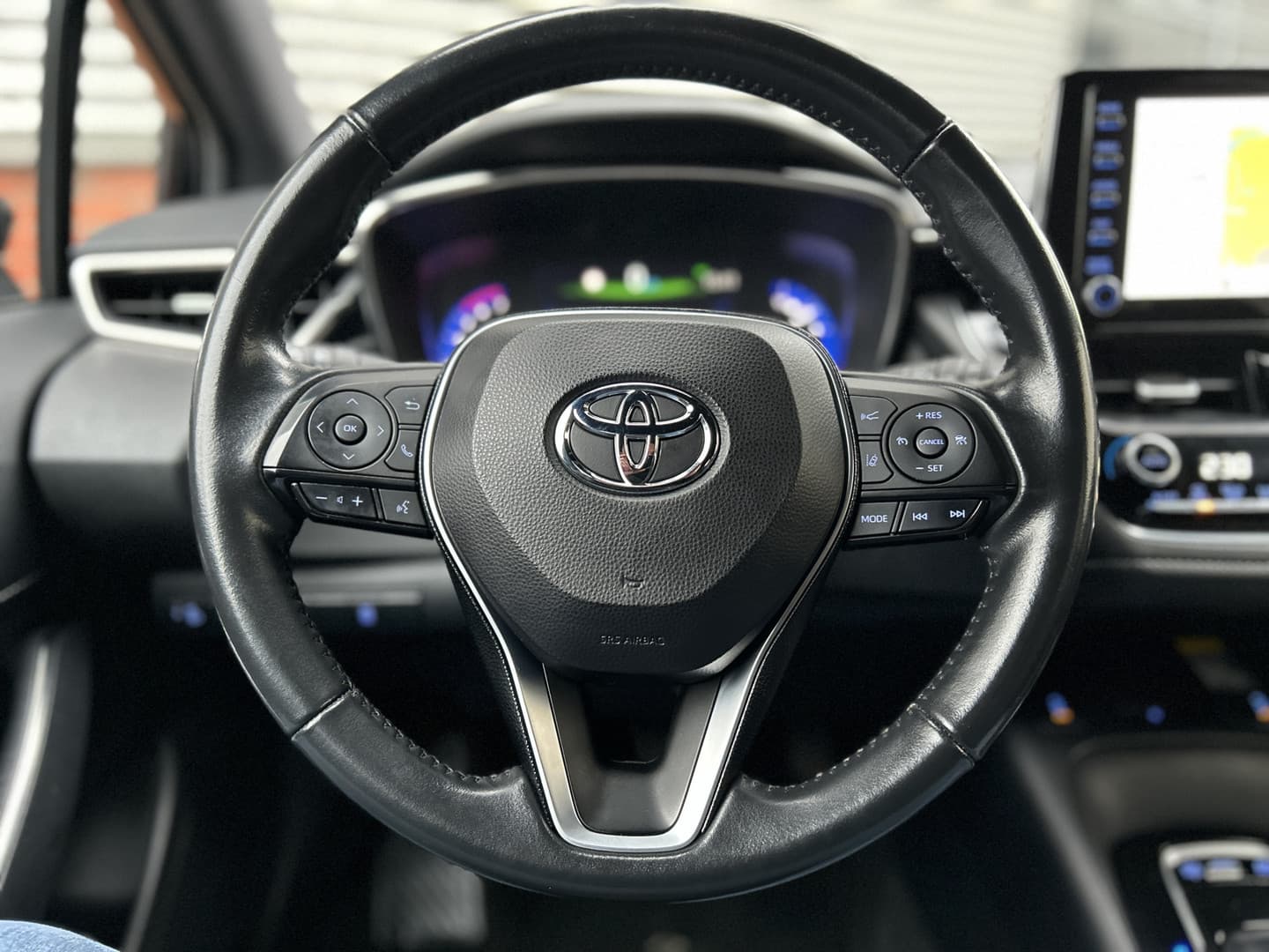 Toyota Corolla Touring Sports 1.8 Hybrid Business Plus thumbnail 11