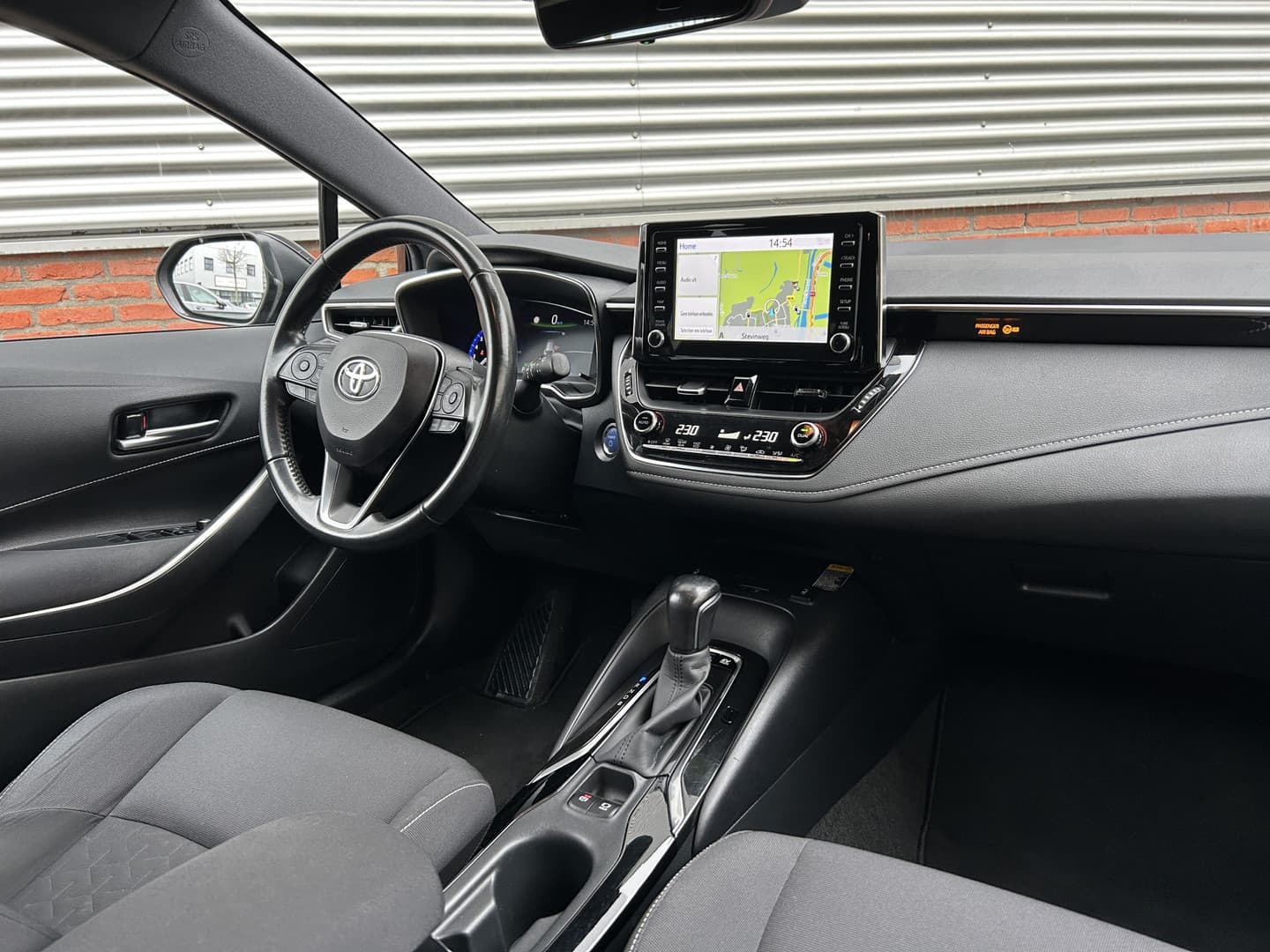 Toyota Corolla Touring Sports 1.8 Hybrid Business Plus thumbnail 4