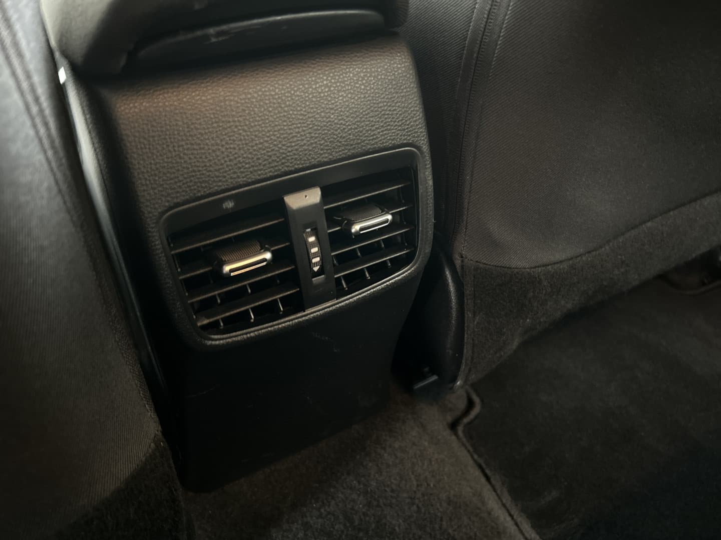 Toyota Corolla Touring Sports 1.8 Hybrid Business Plus thumbnail 8