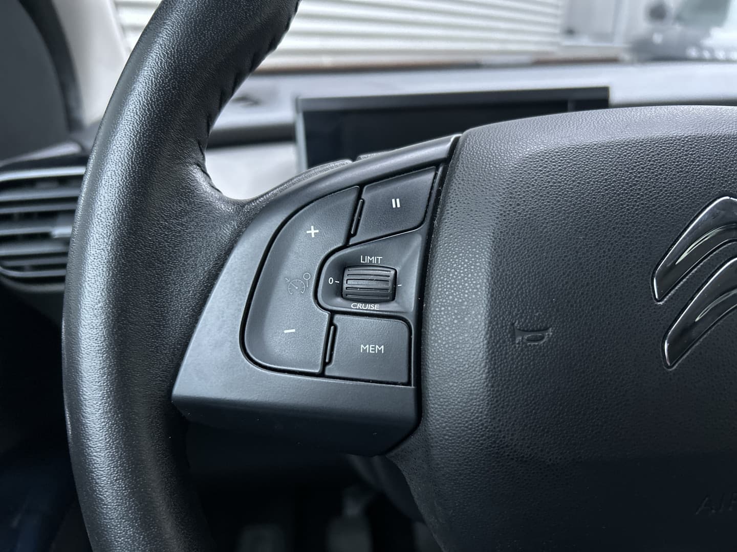 Citroën C4 Cactus 1.2 PureTech Origins thumbnail 11