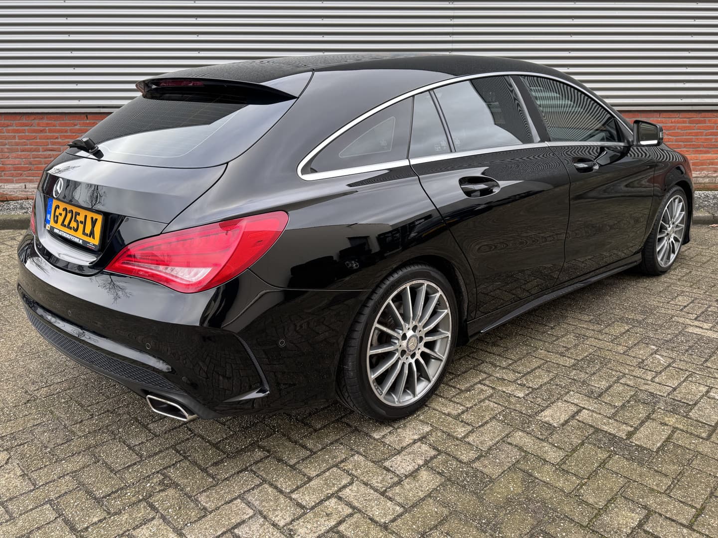 Mercedes-Benz CLA Shooting Brake 180 Prestige thumbnail 2