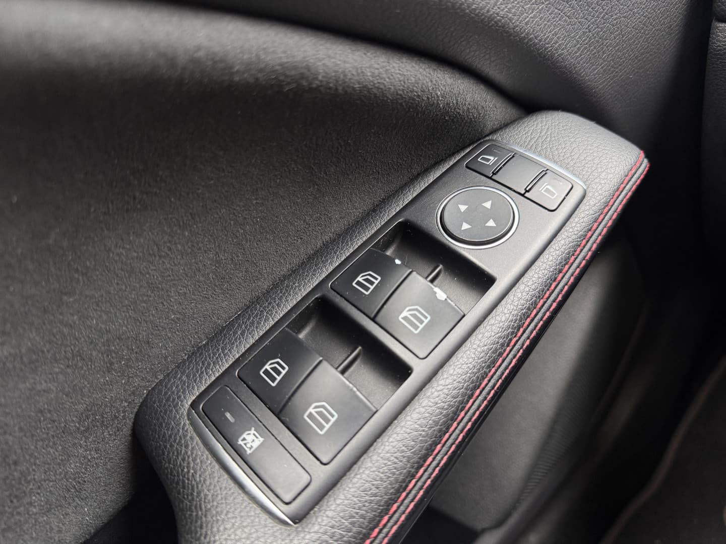 Mercedes-Benz CLA Shooting Brake 180 Prestige thumbnail 5