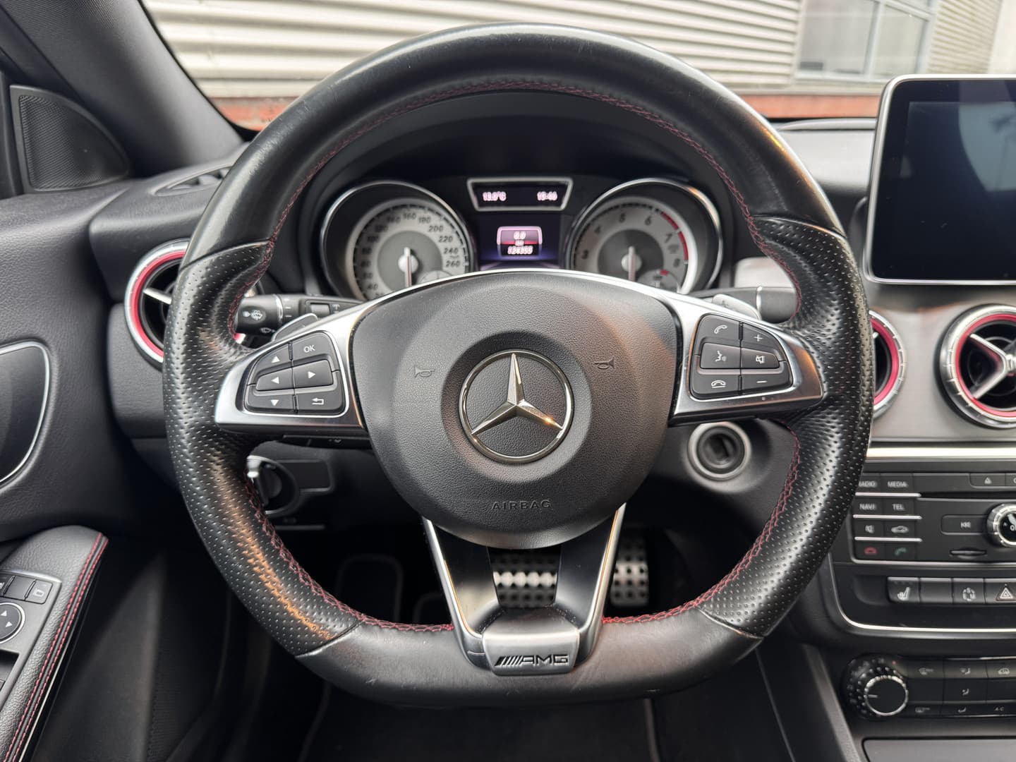 Mercedes-Benz CLA Shooting Brake 180 Prestige thumbnail 8