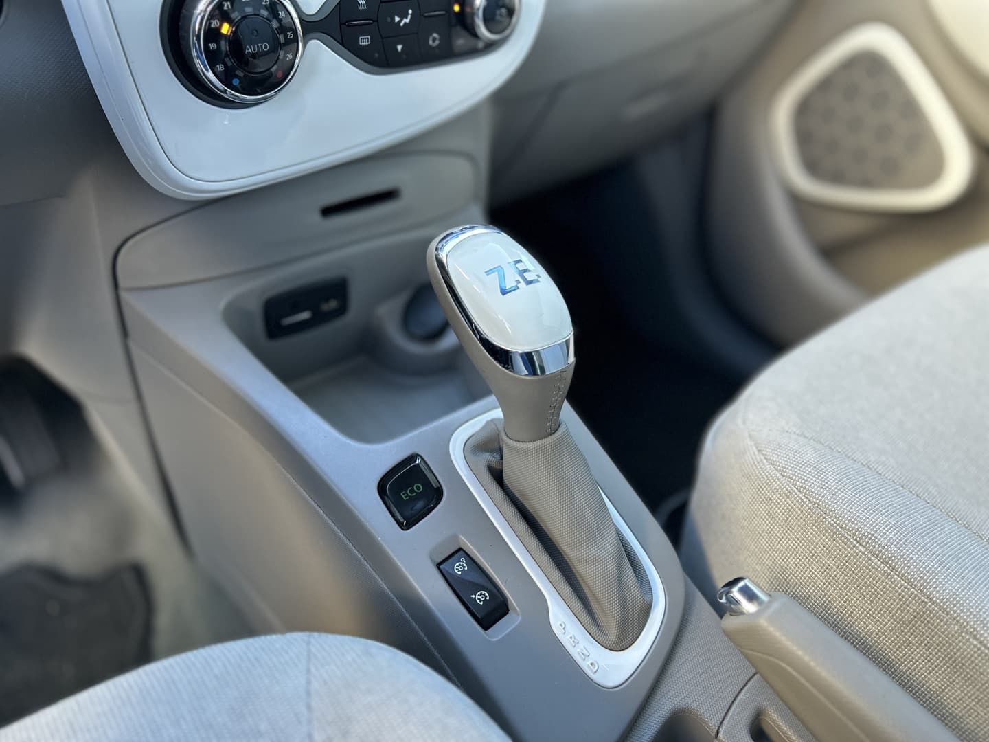 Renault ZOE Q210 Zen Quickcharge 22 kWh (Koop Accu) thumbnail 18