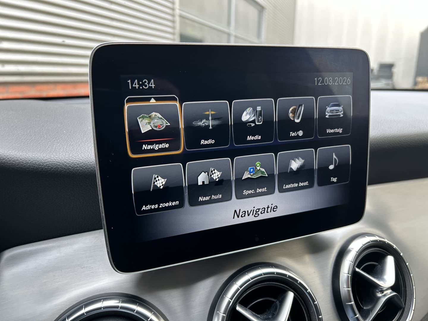 Mercedes-Benz CLA 180 Business Solution AMG Upgrade Edition thumbnail 18