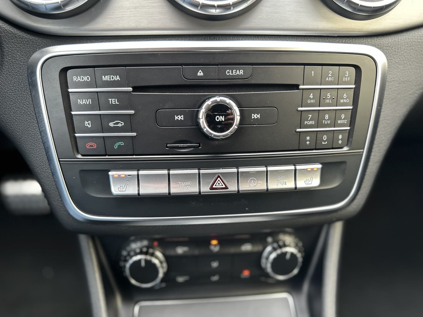 Mercedes-Benz CLA 180 Business Solution AMG Upgrade Edition thumbnail 21