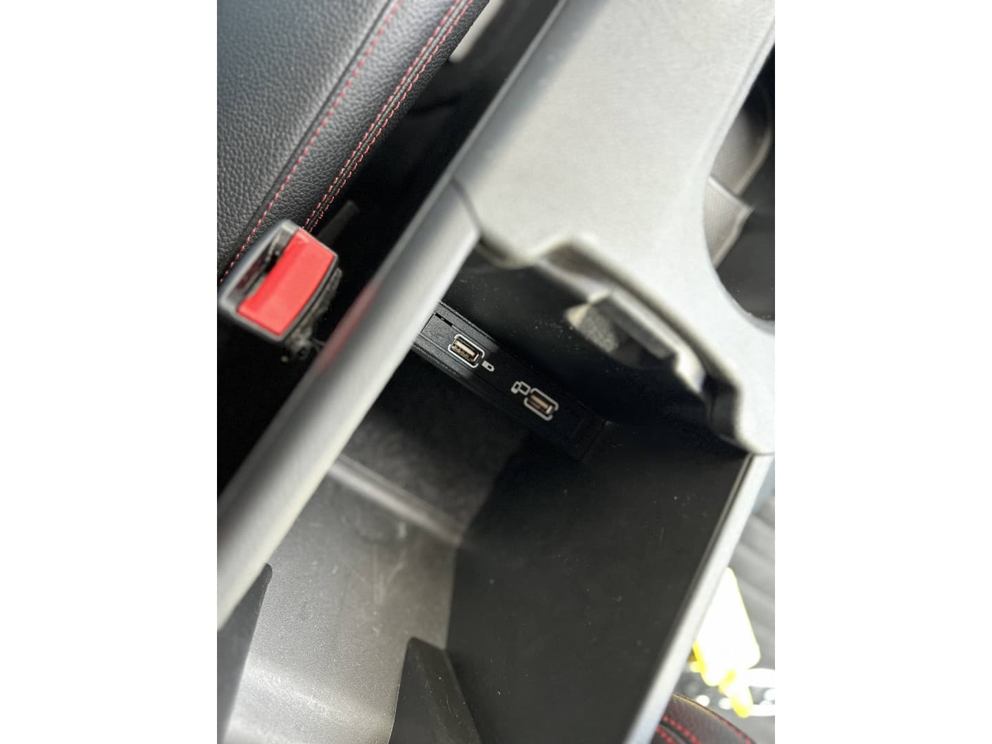 Mercedes-Benz CLA 180 Business Solution AMG Upgrade Edition thumbnail 23