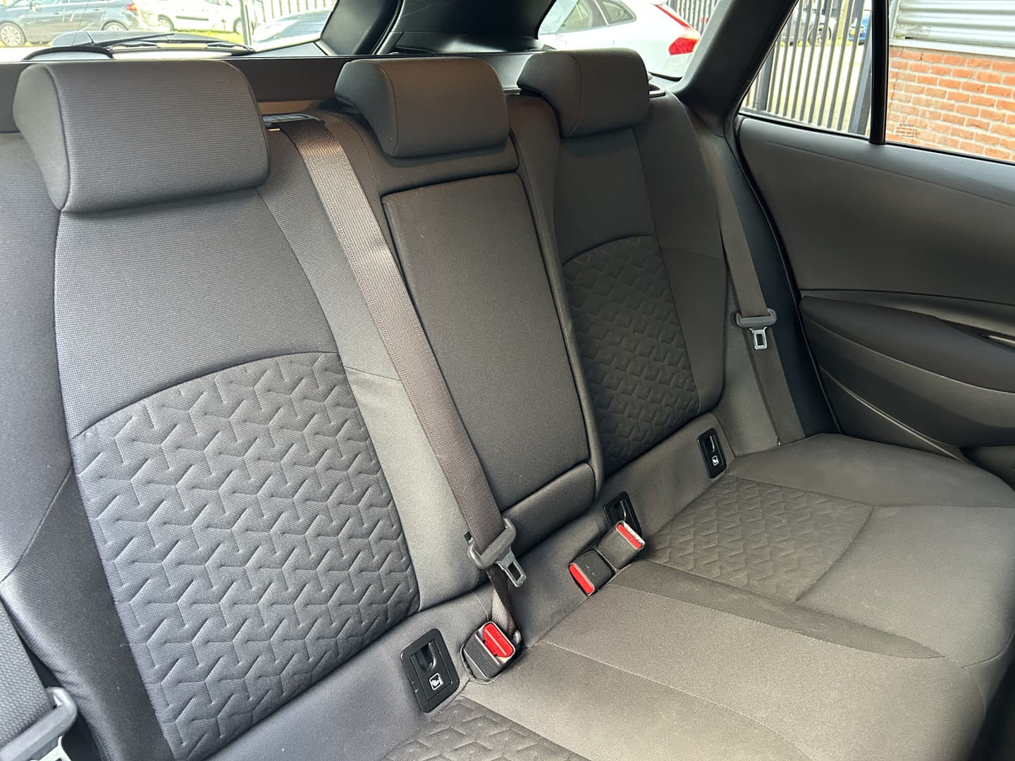 Toyota Corolla Touring Sports 1.8 Hybrid Business Plus thumbnail 20