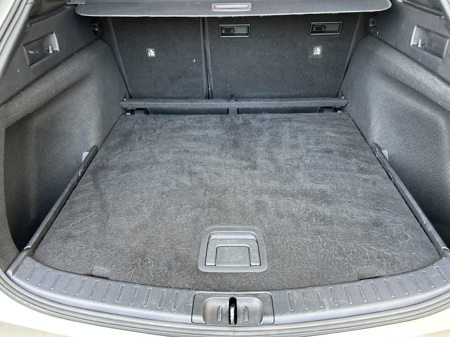 Toyota Corolla Touring Sports 1.8 Hybrid Business Plus thumbnail 25