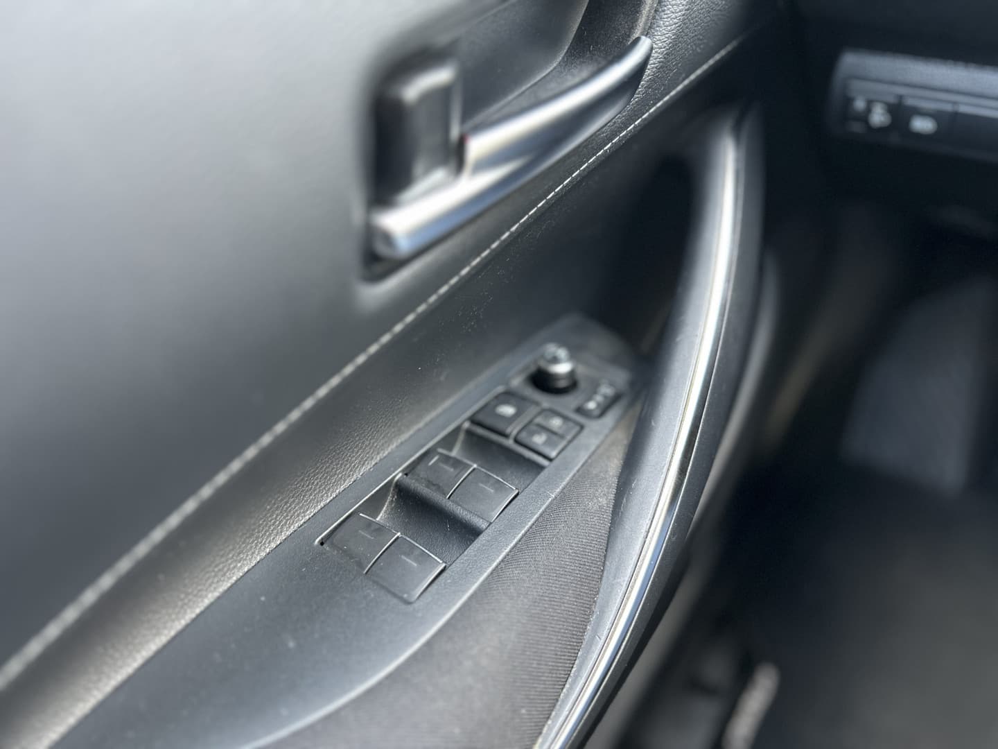 Toyota Corolla Touring Sports 1.8 Hybrid Business Plus thumbnail 6