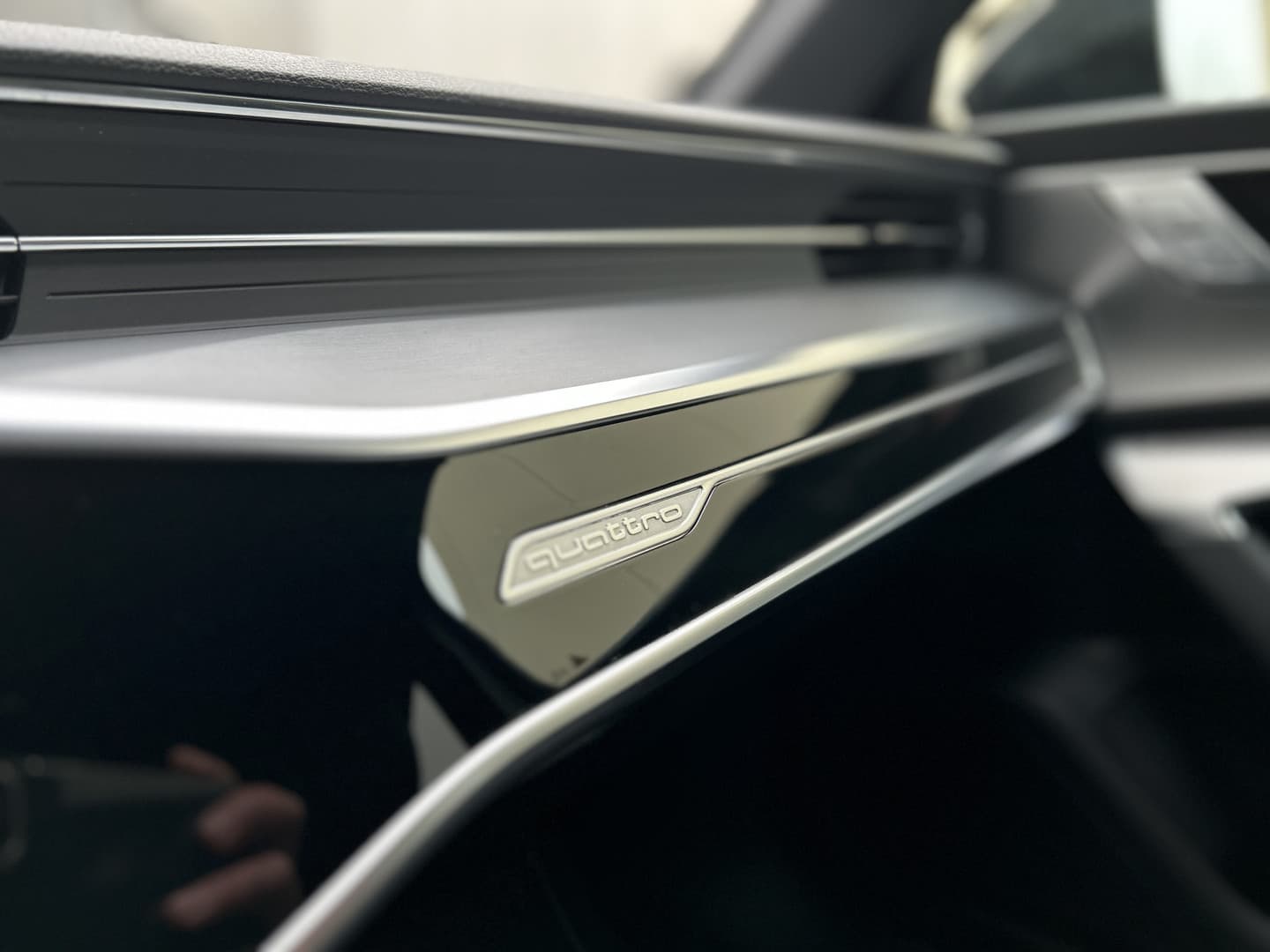 Audi A6 Avant 55 TFSI e quattro Competition thumbnail 20