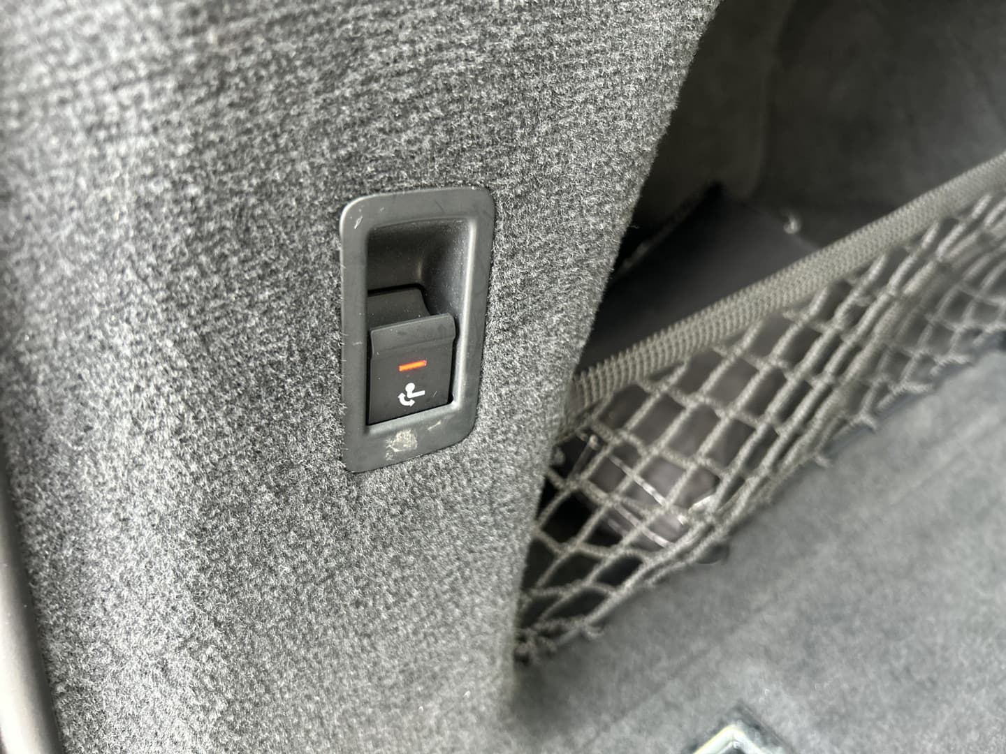 Audi A6 Avant 55 TFSI e quattro Competition thumbnail 28