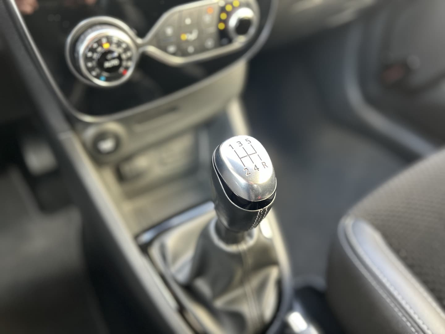 Renault Clio Estate 0.9 TCe Intens thumbnail 17