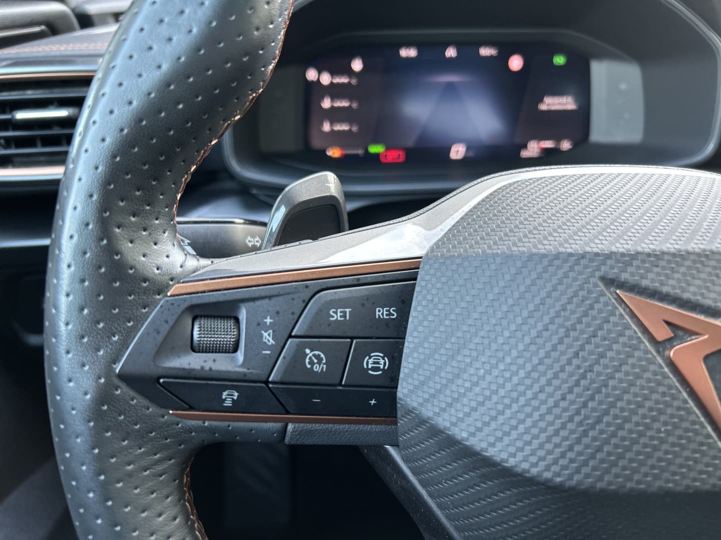 CUPRA Formentor 1.4 e-Hybrid Business thumbnail 11