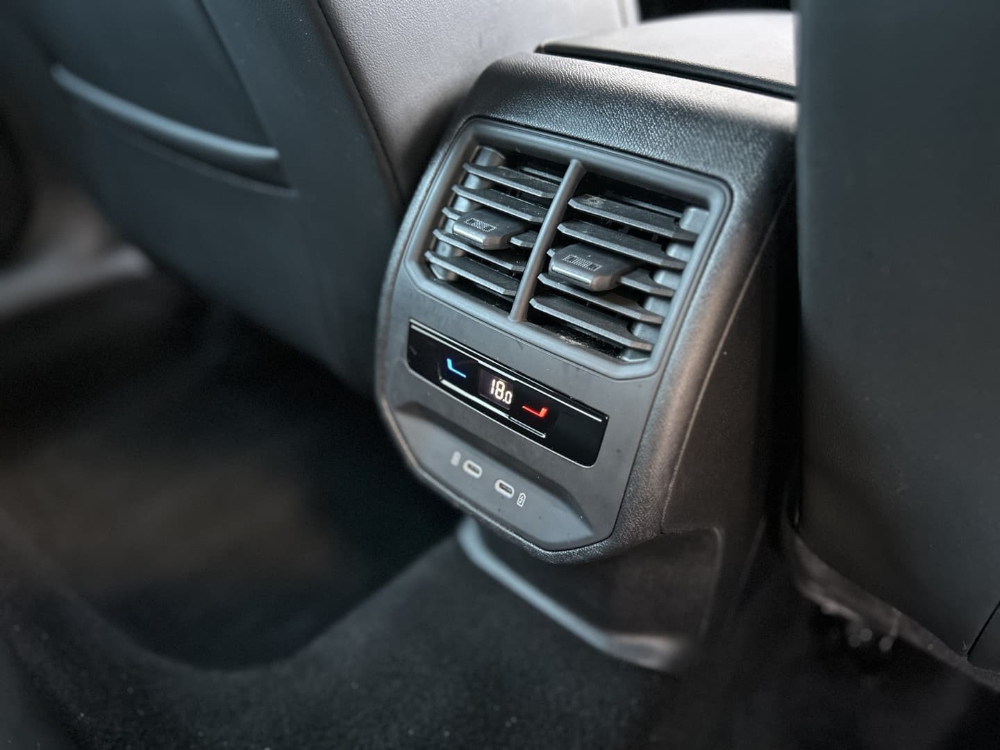 CUPRA Formentor 1.4 e-Hybrid Business thumbnail 22