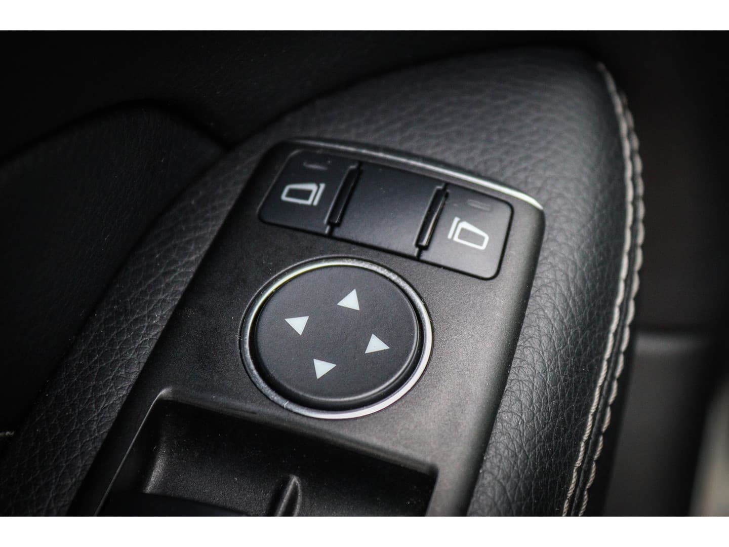 Mercedes-Benz M-Klasse 350 Van 20.950,- NU 18.950,- ! thumbnail 13