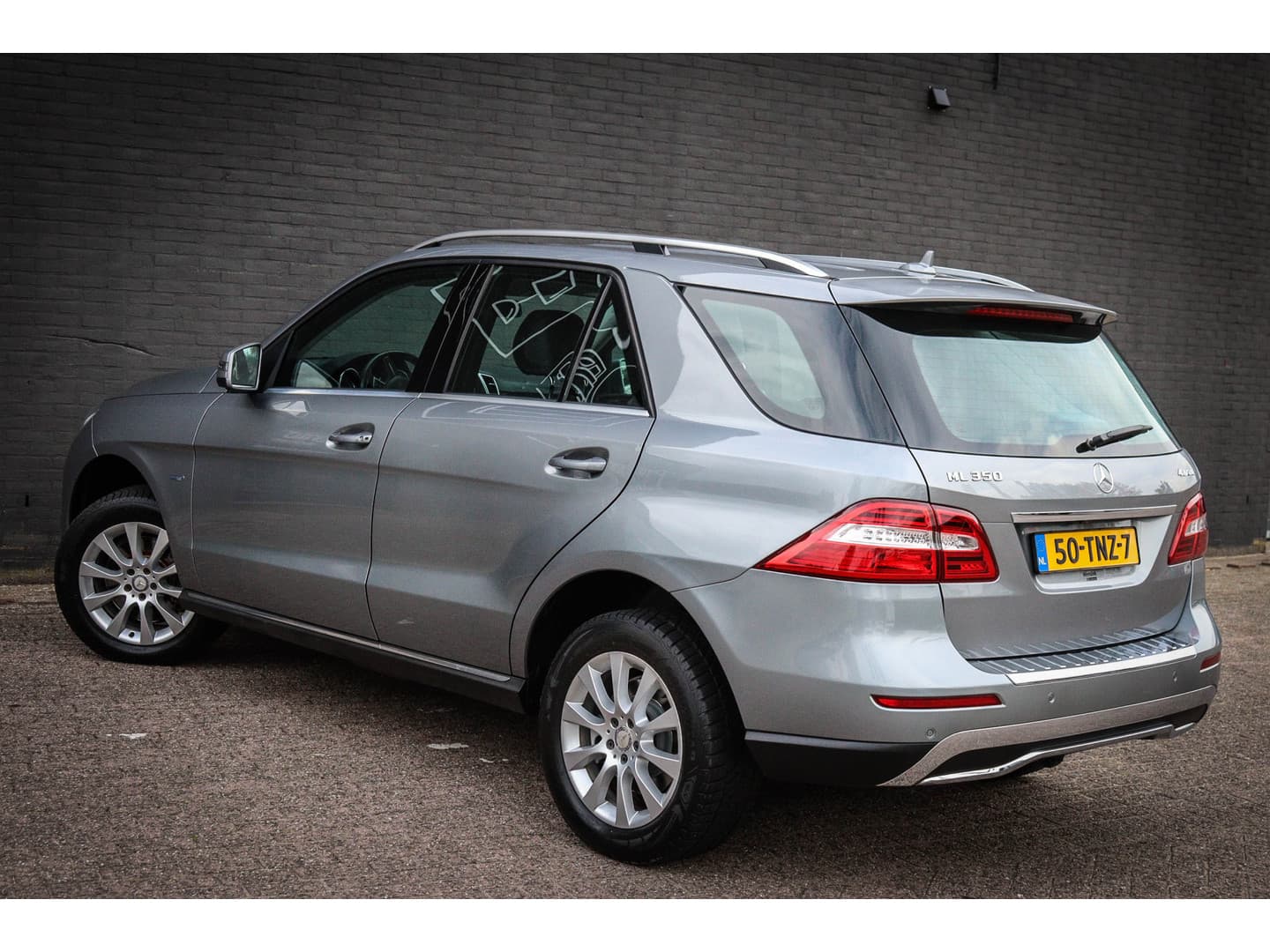 Mercedes-Benz M-Klasse 350 Van 20.950,- NU 18.950,- ! thumbnail 3