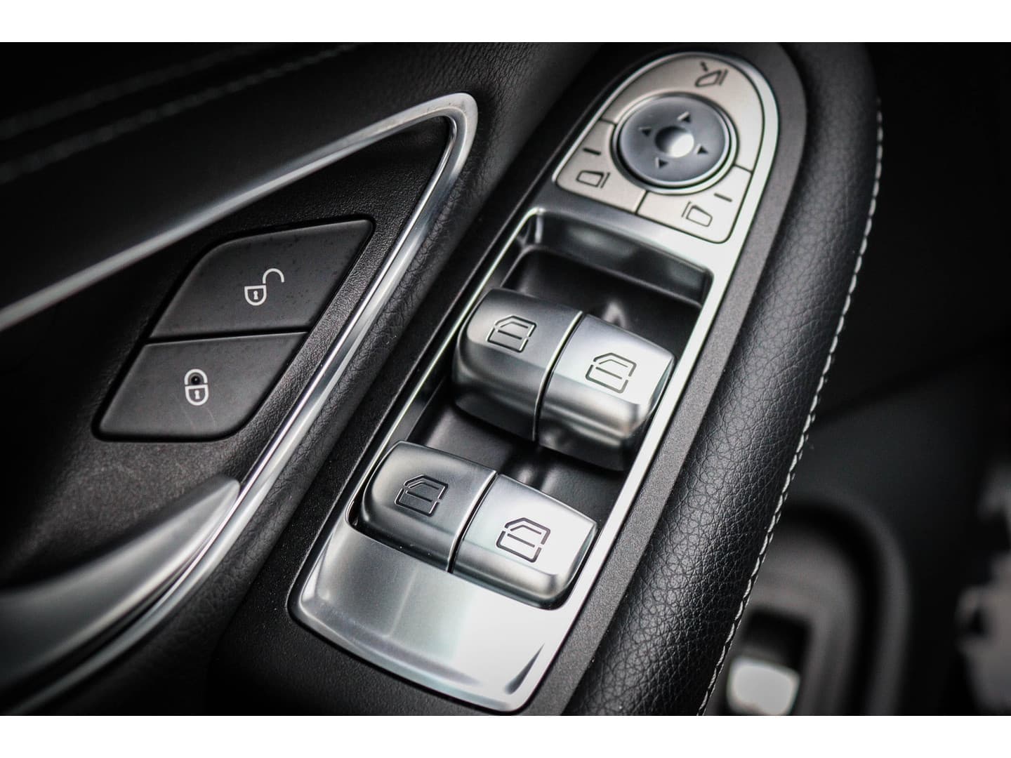 Mercedes-Benz C-Klasse Cabrio 180 AMG Line /Airscarf/Navi/Leder thumbnail 16