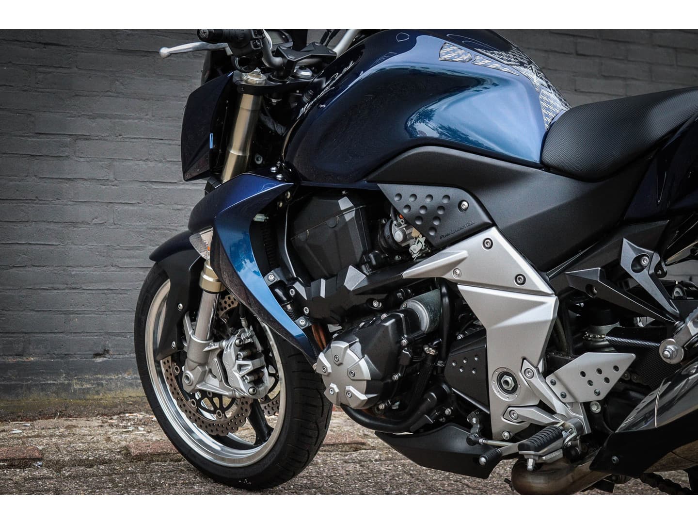 Kawasaki Z1000 Tour thumbnail 11