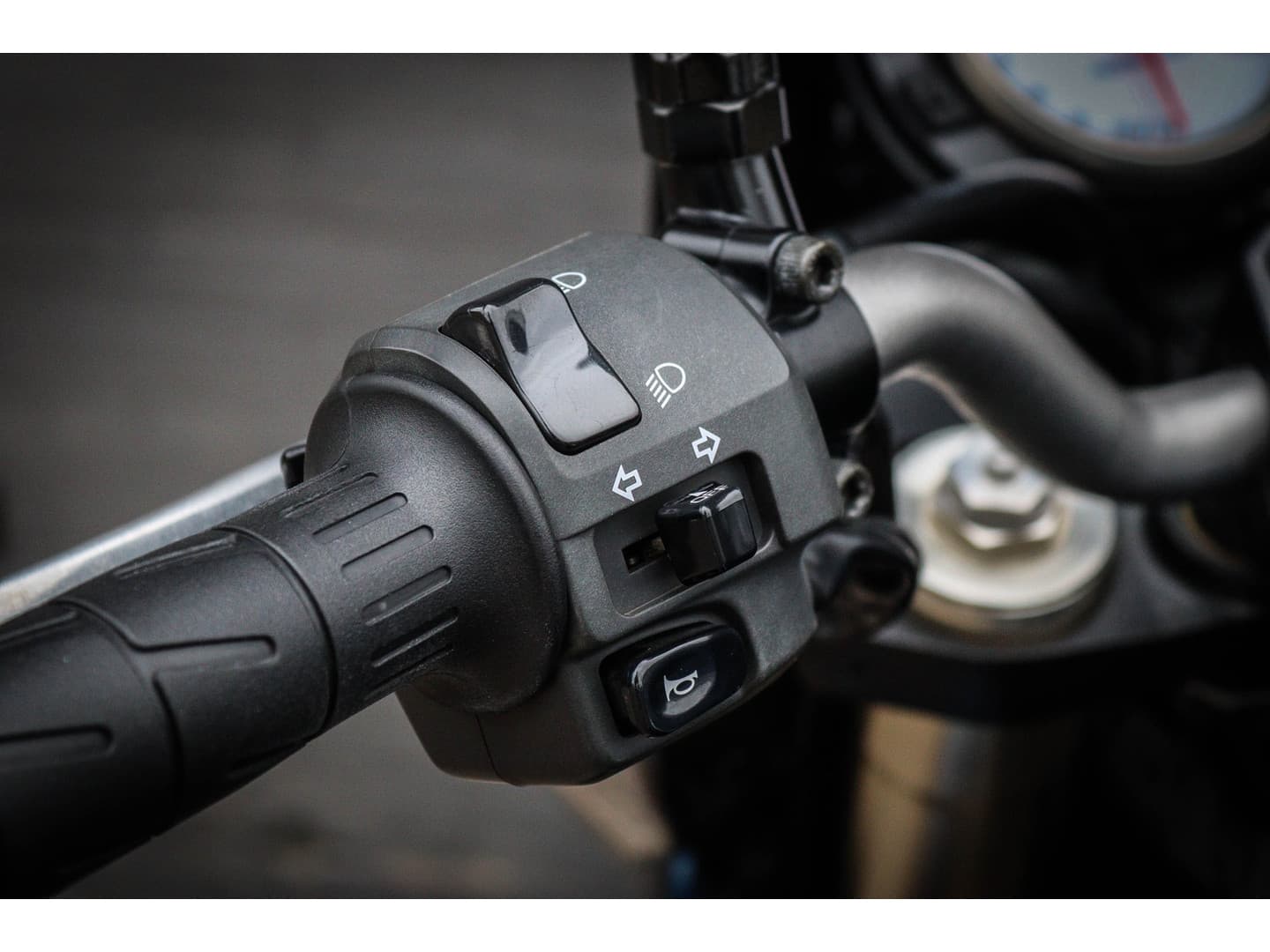 Kawasaki Z1000 Tour thumbnail 7