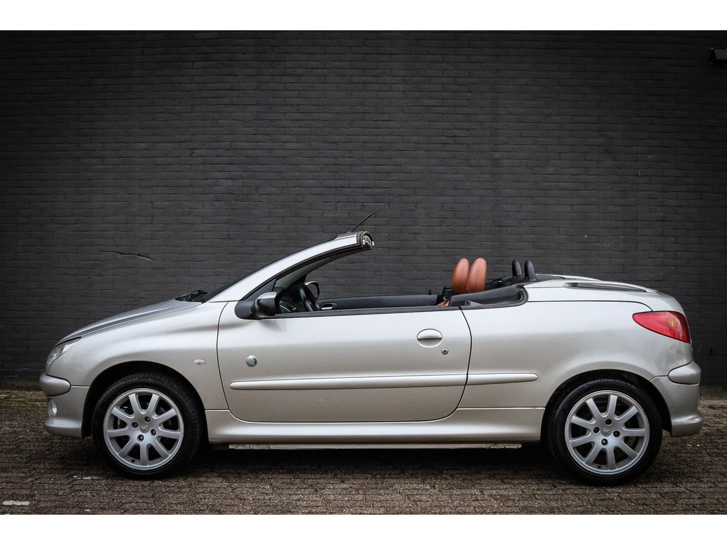 Peugeot 206 CC 1.6-16V Roland Garros Van 2.450,- NU 2.250,- ! thumbnail 3