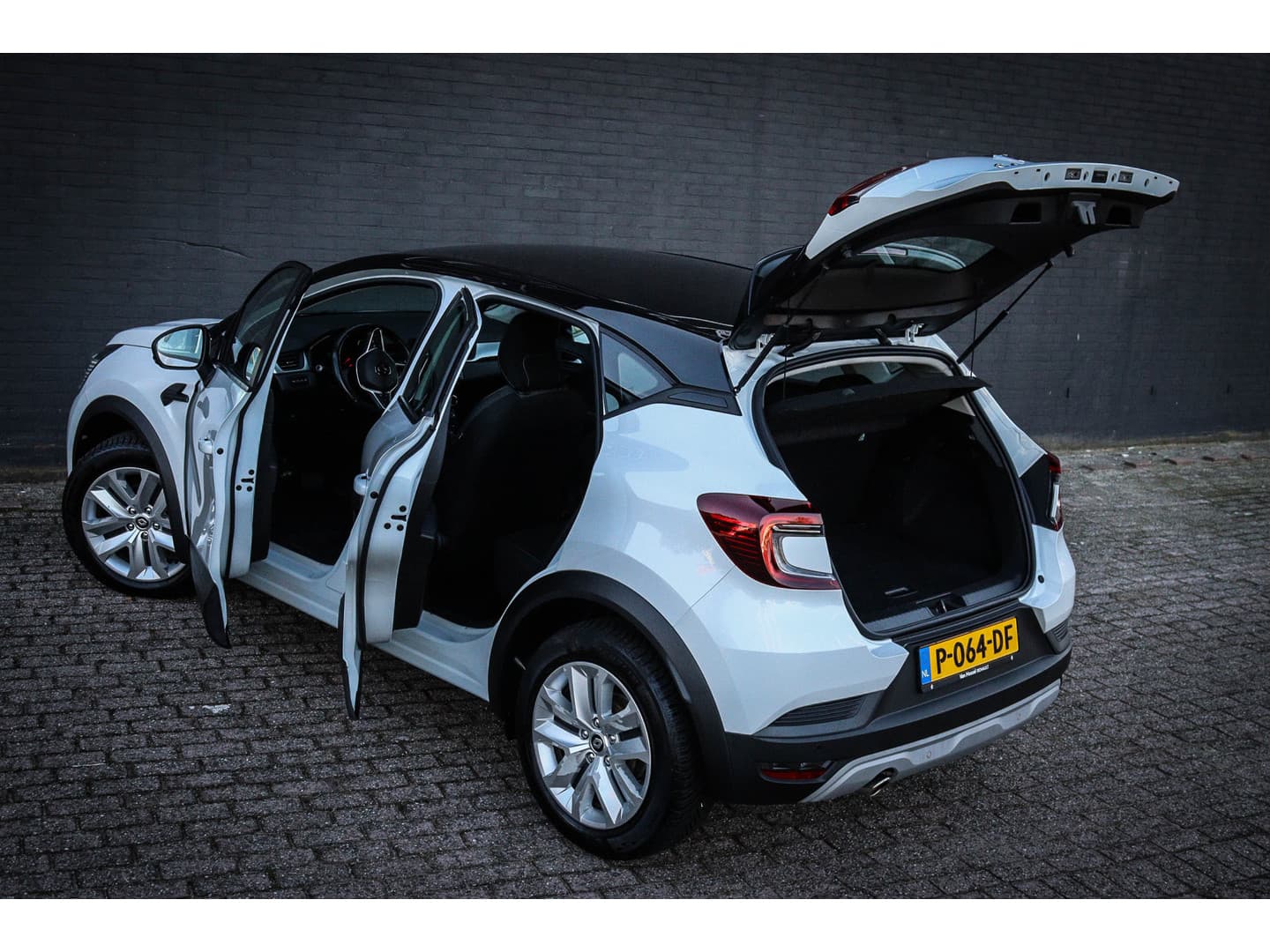 Renault Captur 1.3 TCe 140 Intens Van 17.950,- NU 16.950,- ! thumbnail 18