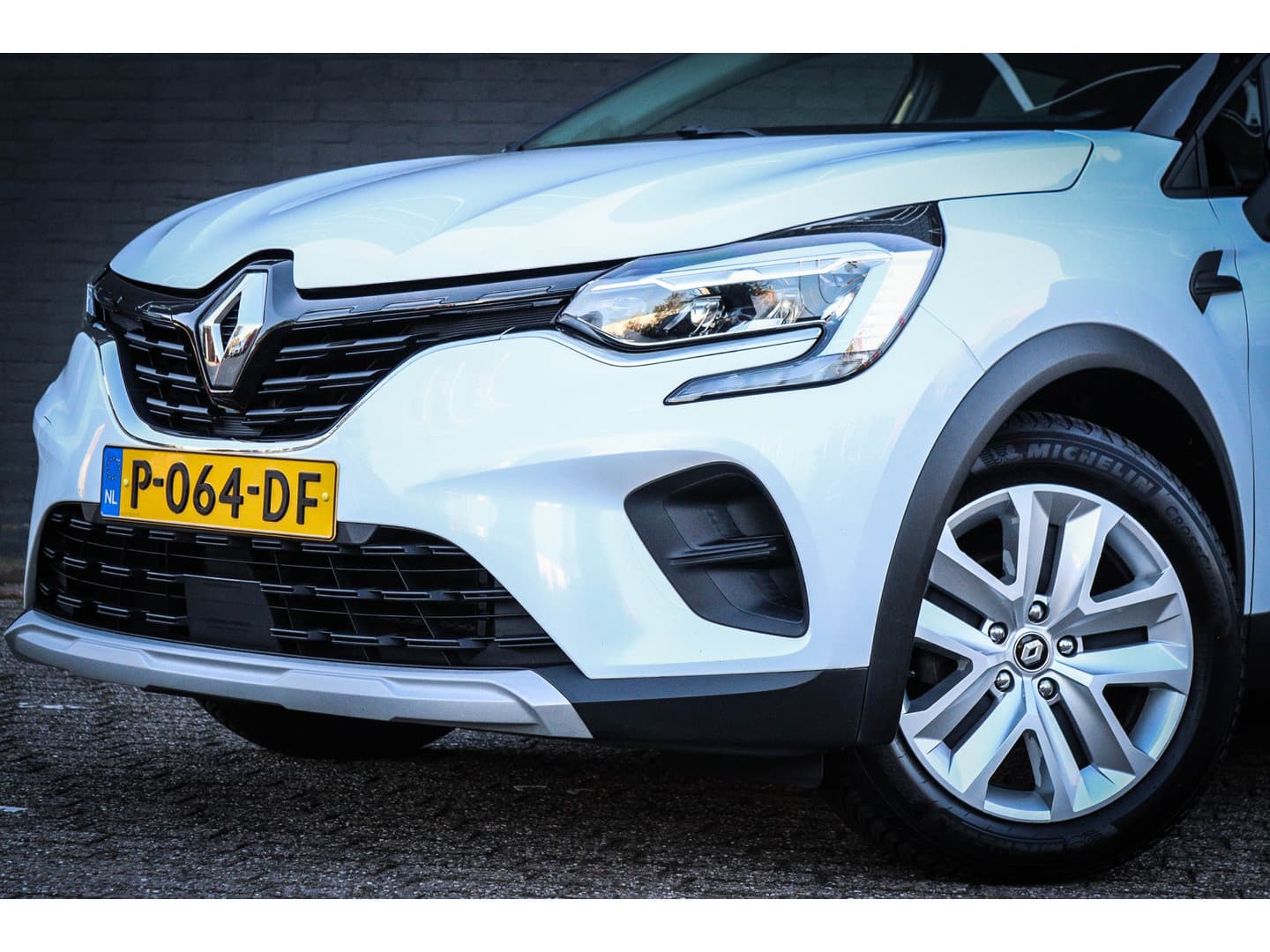 Renault Captur 1.3 TCe 140 Intens Van 17.950,- NU 16.950,- ! thumbnail 19